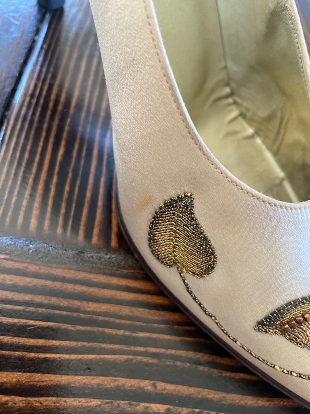 Gucci Vintage RARE Beige Embellished Pointed-Toe Satin Heels - Picture 5 of 16